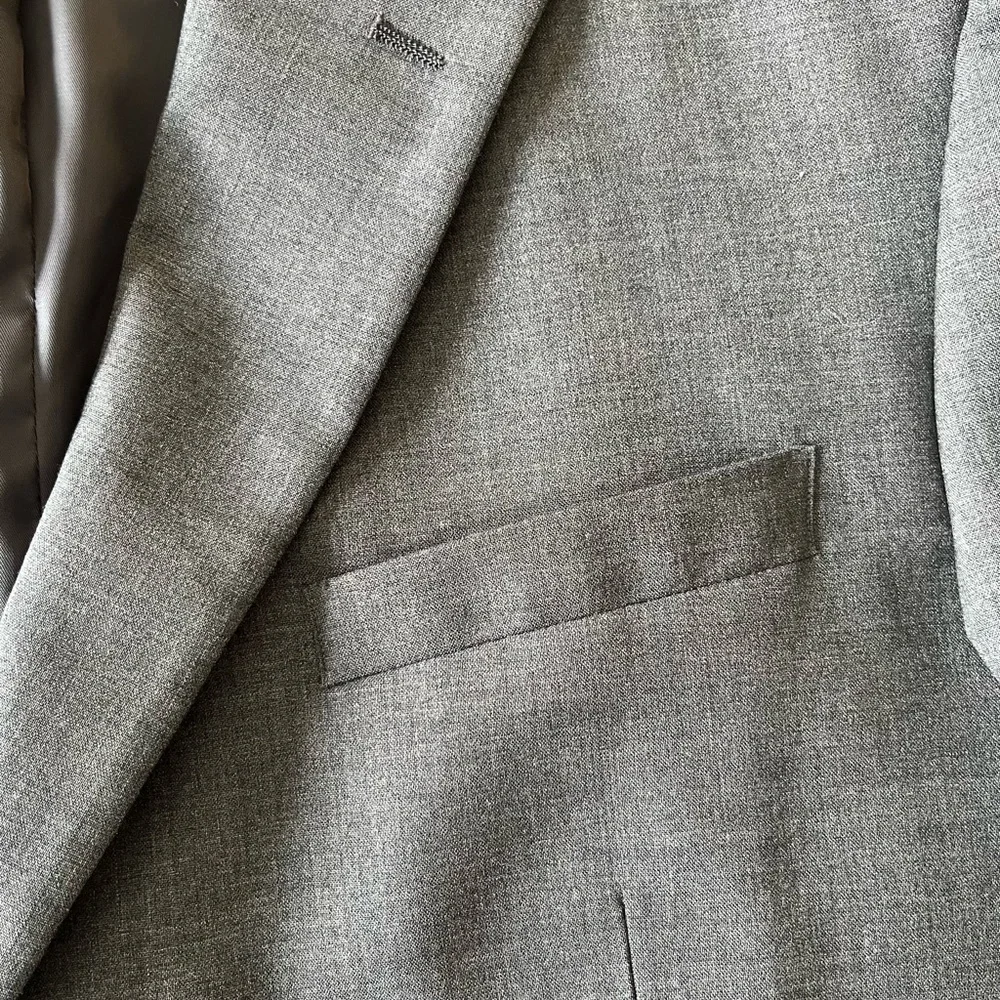 JoS. A. Bank Blazer Men's 46L Gray Sport Coat Jacket 100% Wool Lined 2 Button‎